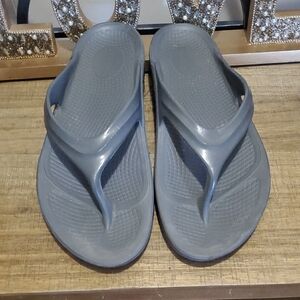 OOFOS OOlala Gray Recovery Flip Flop Sandals Women's Sz 11 Support Comfort